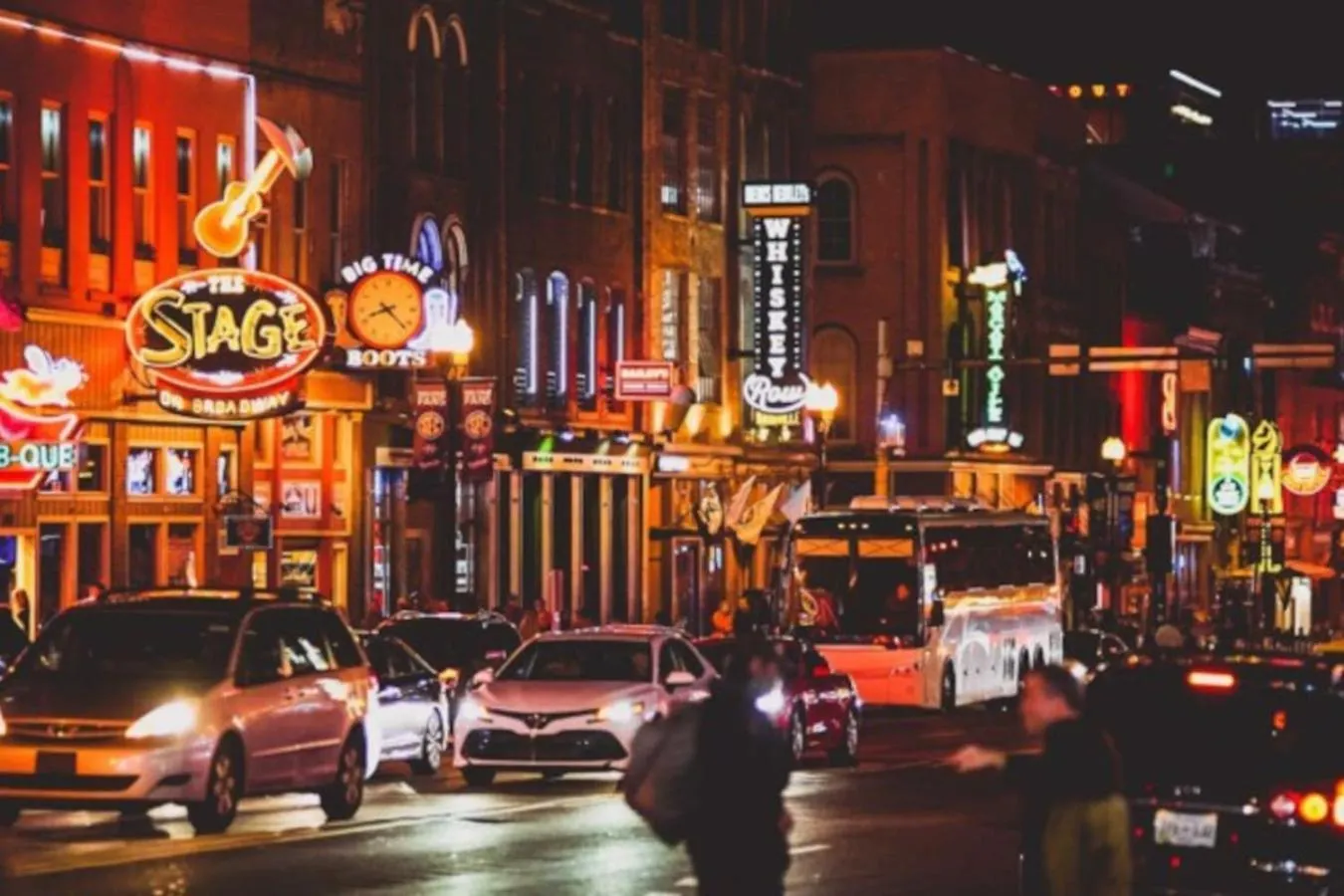 Apartman Two Condos On Music Row That Sleeps 14 With Pool And Parking Nashville