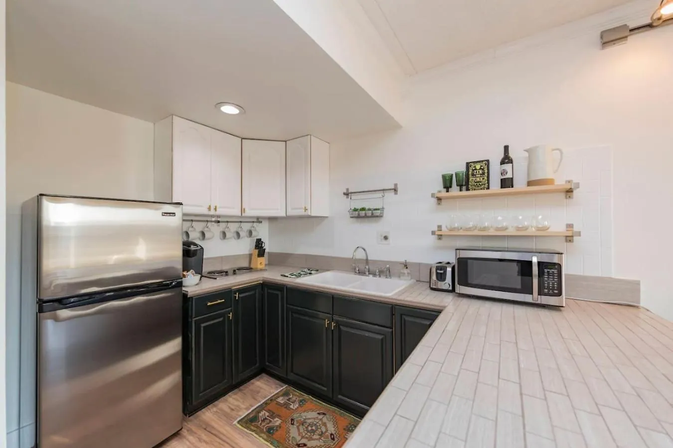 Two Condos On Music Row That Sleeps 14 With Pool And Parking Nashville