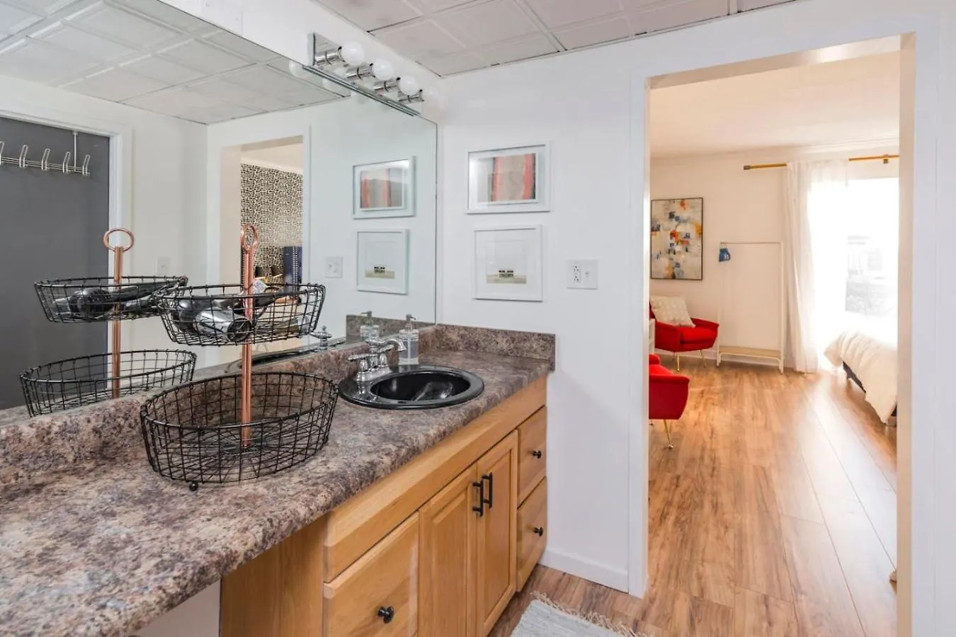 Apartman Two Condos On Music Row That Sleeps 14 With Pool And Parking Nashville