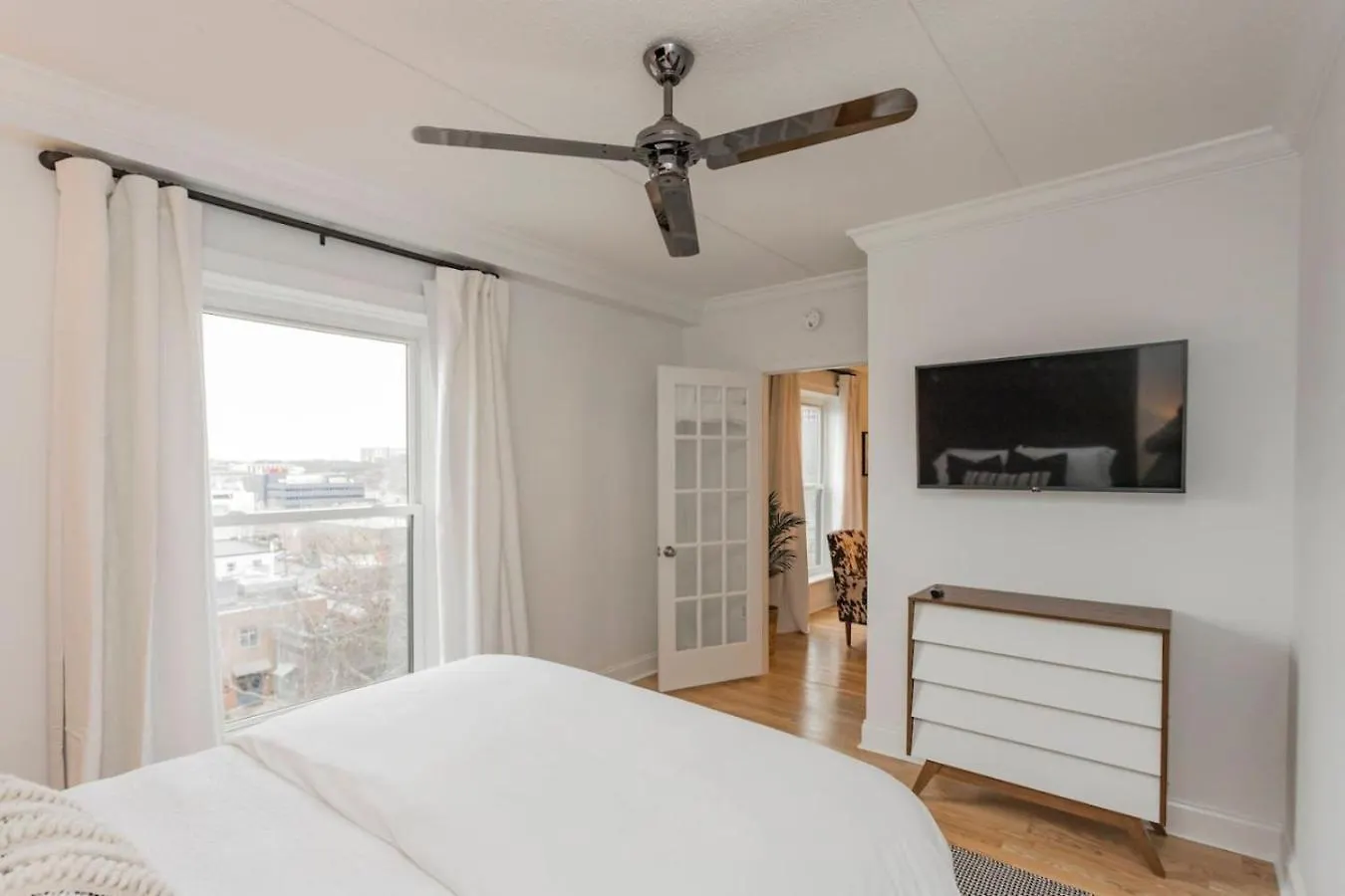 Two Condos On Music Row That Sleeps 14 With Pool And Parking Nashville Apartman