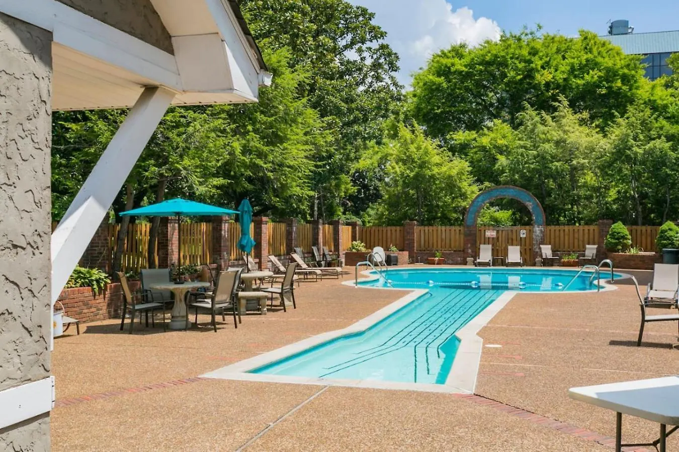 Two Condos On Music Row That Sleeps 14 With Pool And Parking Nashville 0*,